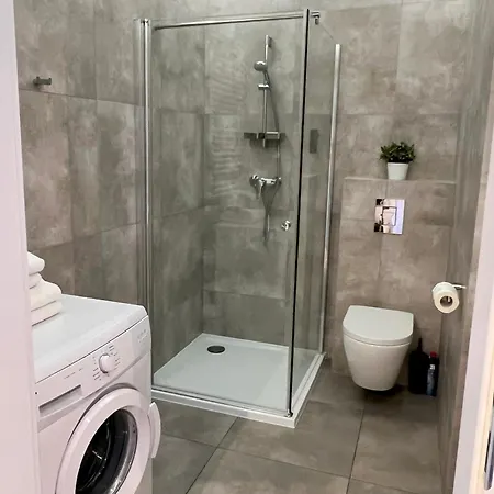 Silver 2 Z Parkingiem